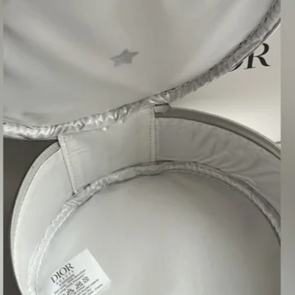 Dior Round Silver Case & Rosy Cherry Glow Blush in Limited Edition Box - Picture 3 of 9